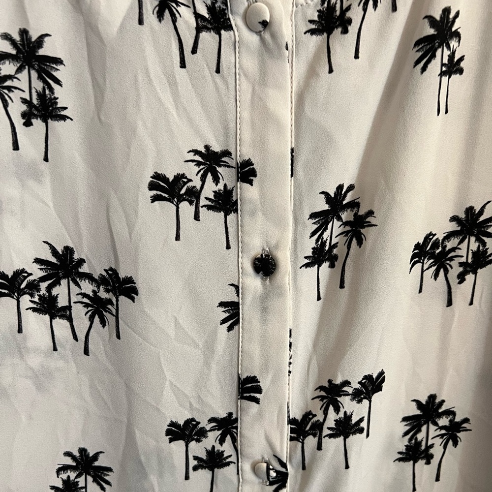 Torrid Palm Tree Button Down Back Blouse - image 4